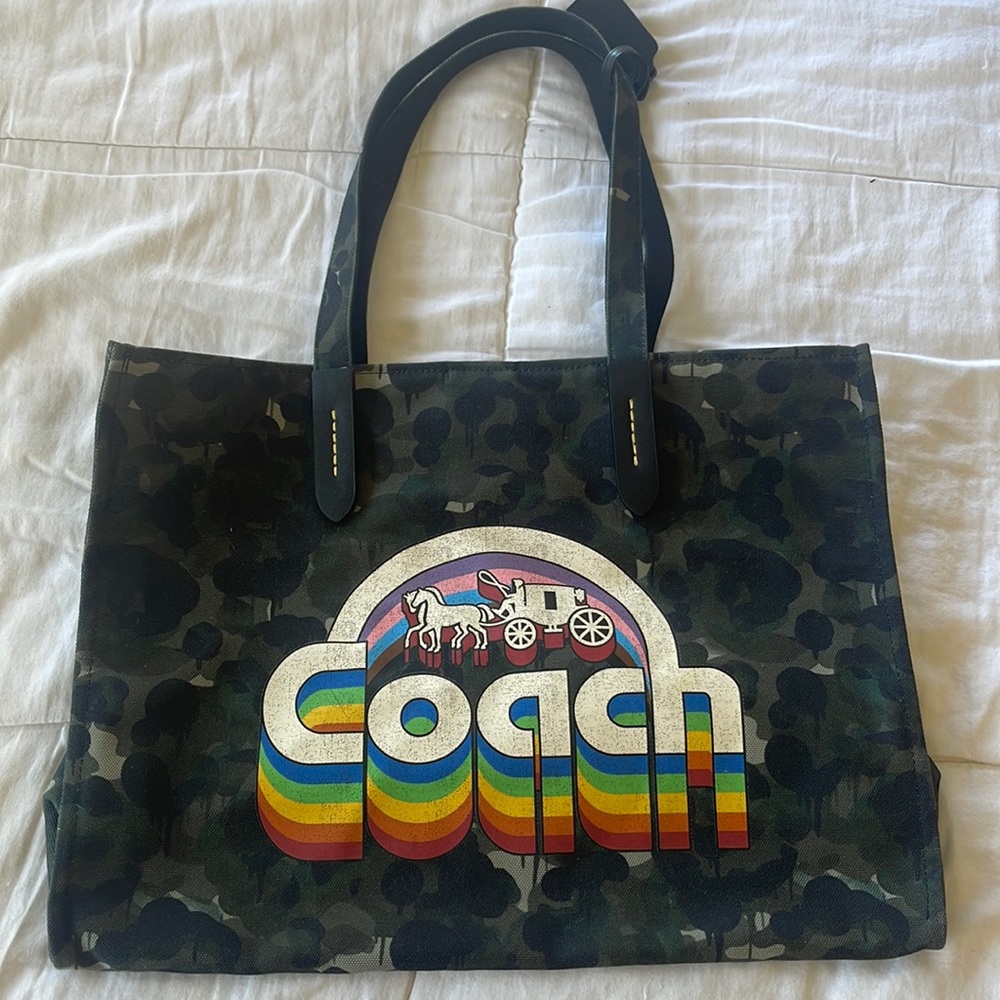 Coach every day bag 🌈